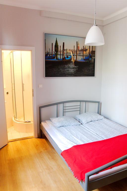 Tramp Aparthostel Krakau Zimmer foto
