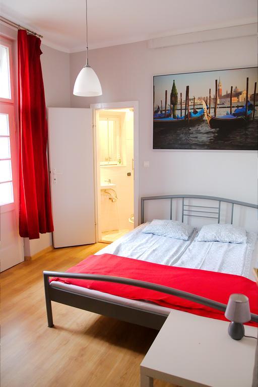 Tramp Aparthostel Krakau Zimmer foto
